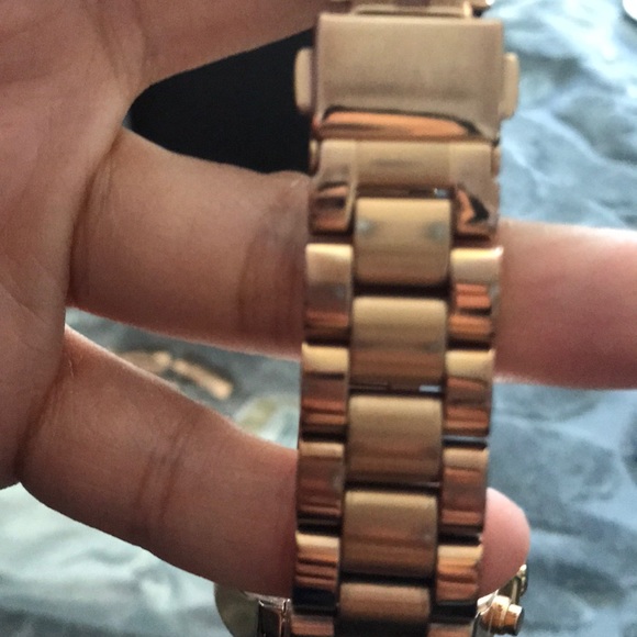 Michael kors rose gold watch - Picture 5 of 6